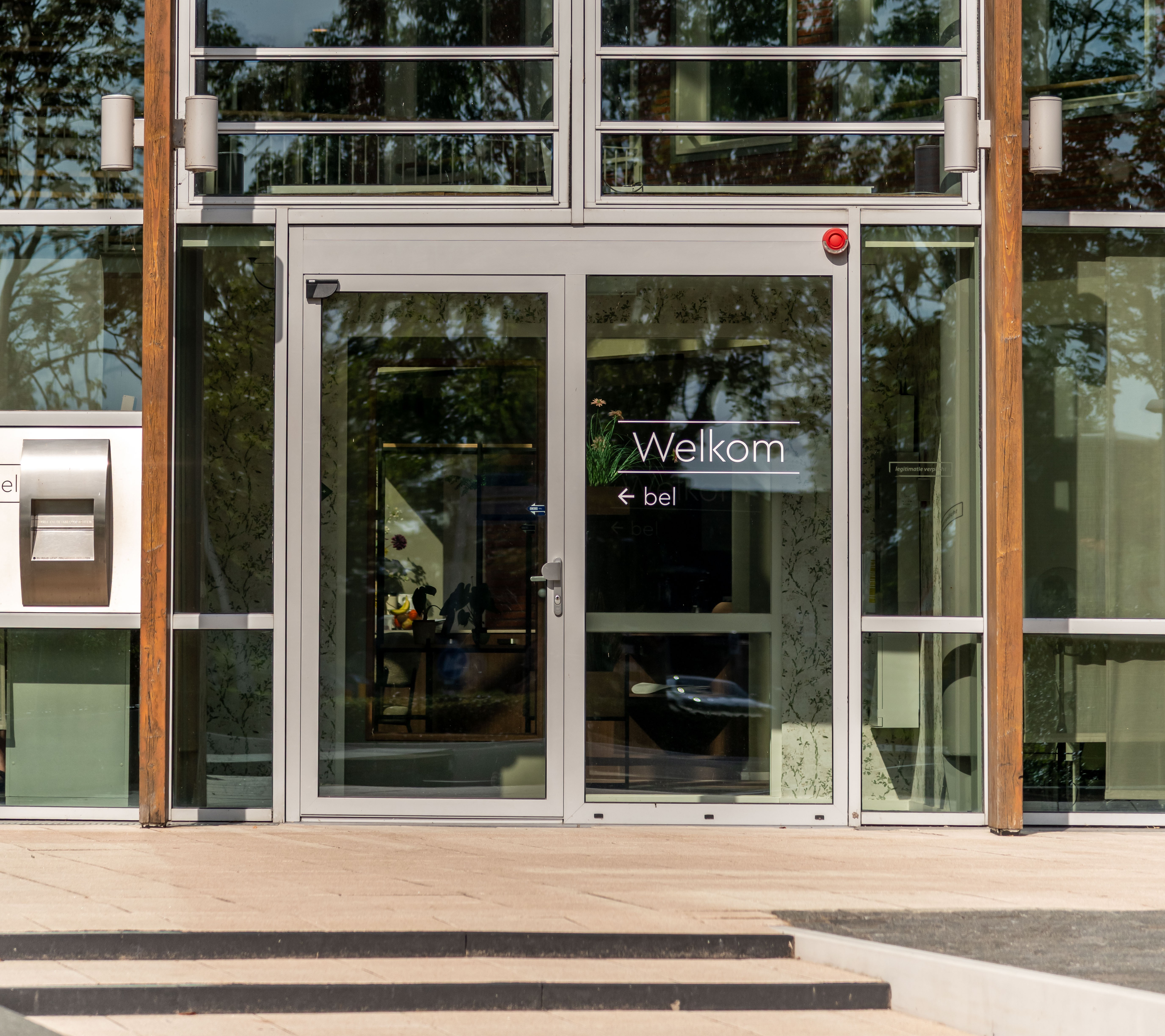 T Landhuys   Wolfend bijgesneden entree