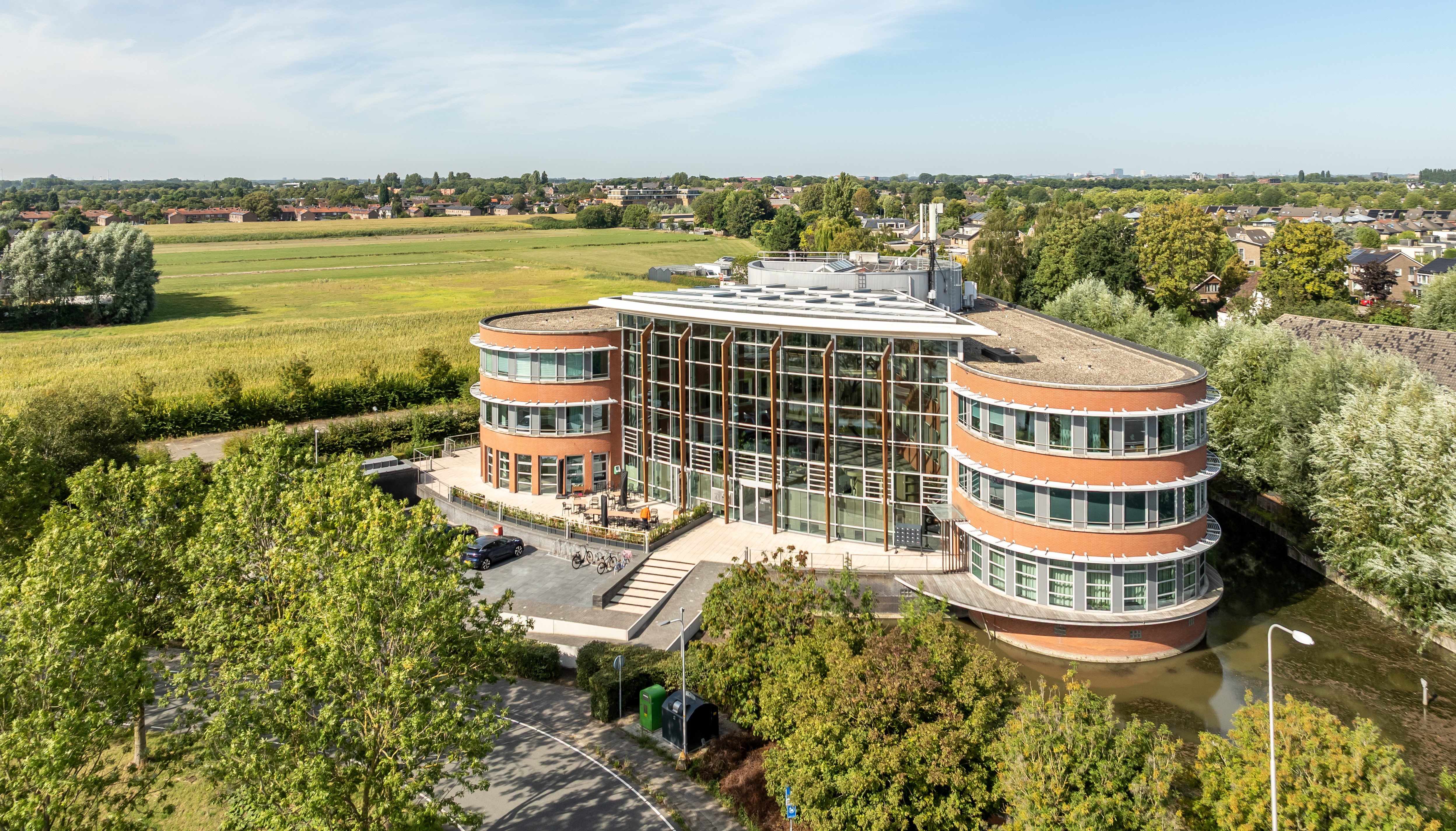 T Landhuys   Wolfend bijgesneden